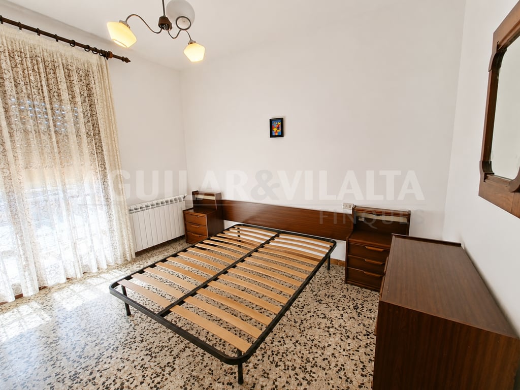 Casa toda en planta de cuatro dormitorios y dos baños - 5