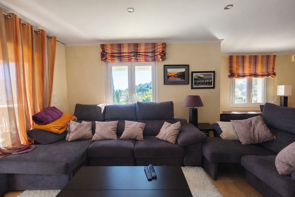 Villa de 3 dormitorios, apartamento de invitados y vistas al mar en el Montgó, Dénia - 10