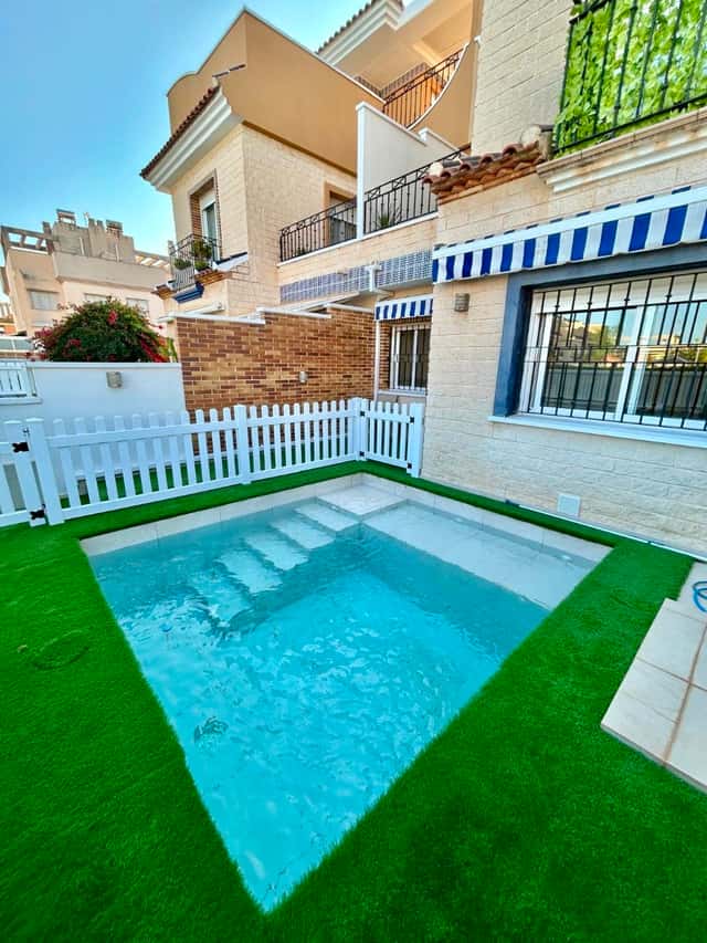 Townhouse for sale in Pilar de la Horadada