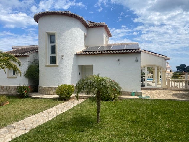 3-bed Villa in Jávea