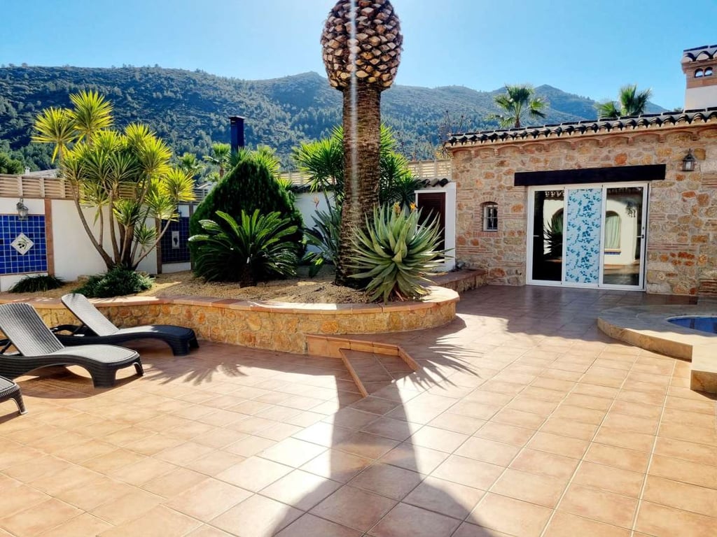 1 · Lliber ·  1.500.000€€ 1 · Lliber ·  1.500.000€€