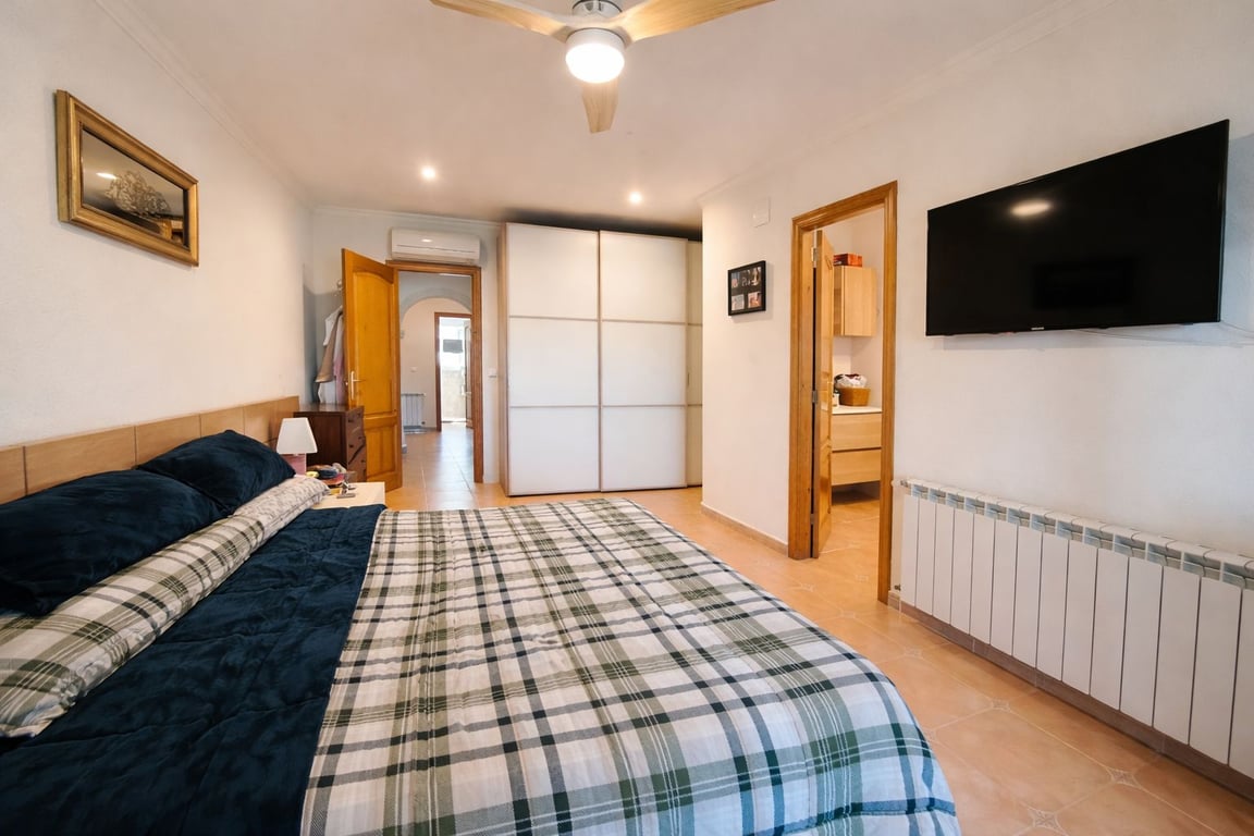 Villa de 3 dormitorios, apartamento de invitados y vistas al mar en el Montgó, Dénia - 36