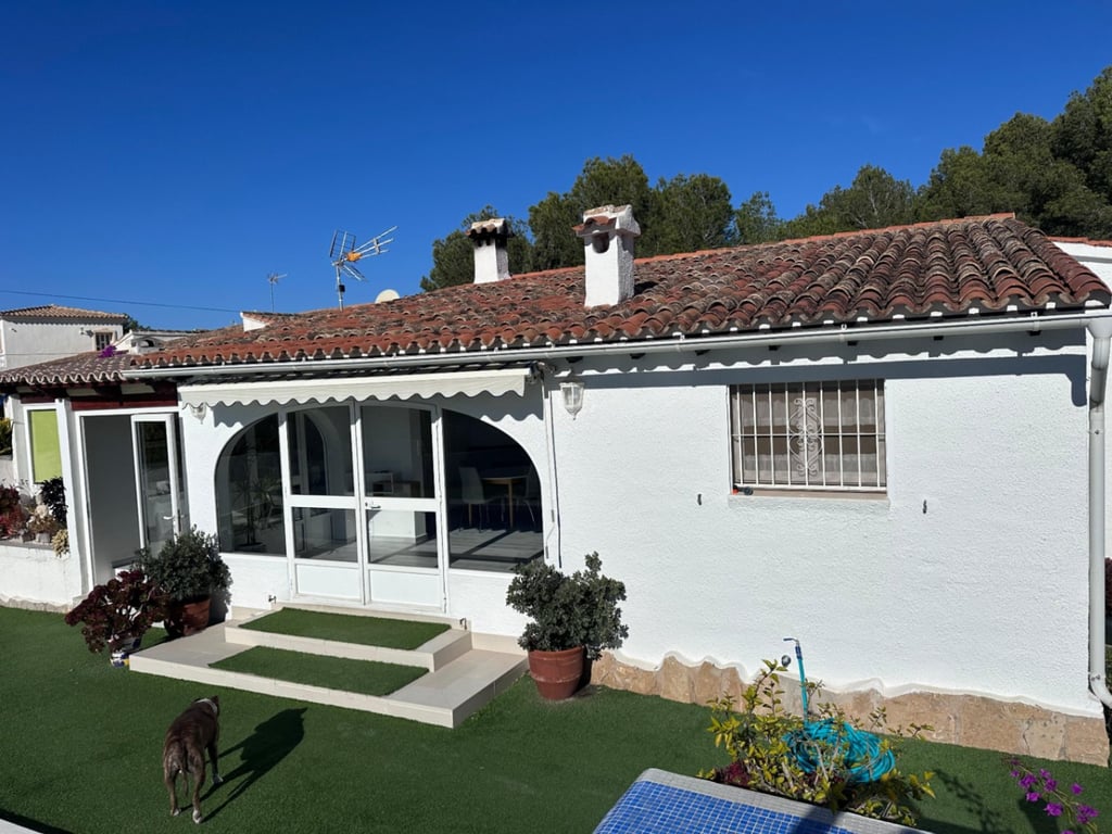 Villa de una sola planta con vistas al mar en venta en Moraira - 3