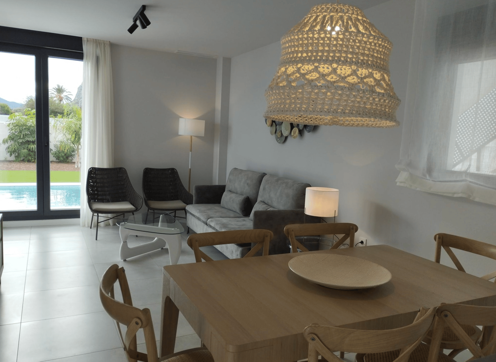 4 Neubau-Häuser mit 3 Zimmern und Garten in Denia ab 389.000€ — living room