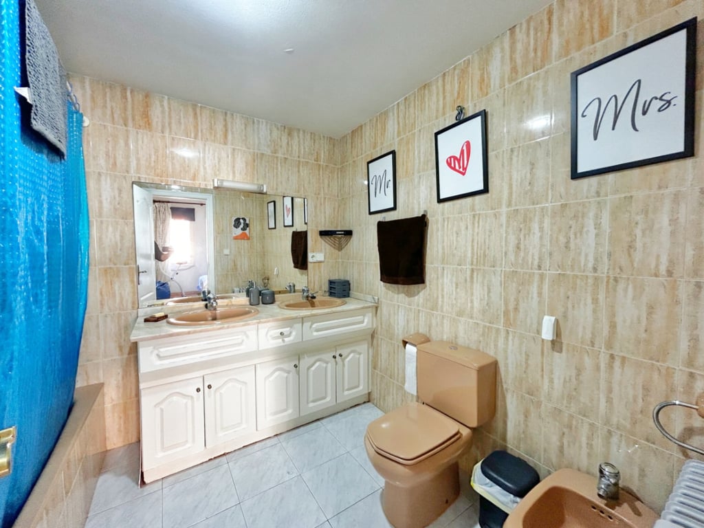 piso centrico con licencia turística en la Plaza de la Iglesia de Moraira, junto al puerto y la playa - 4