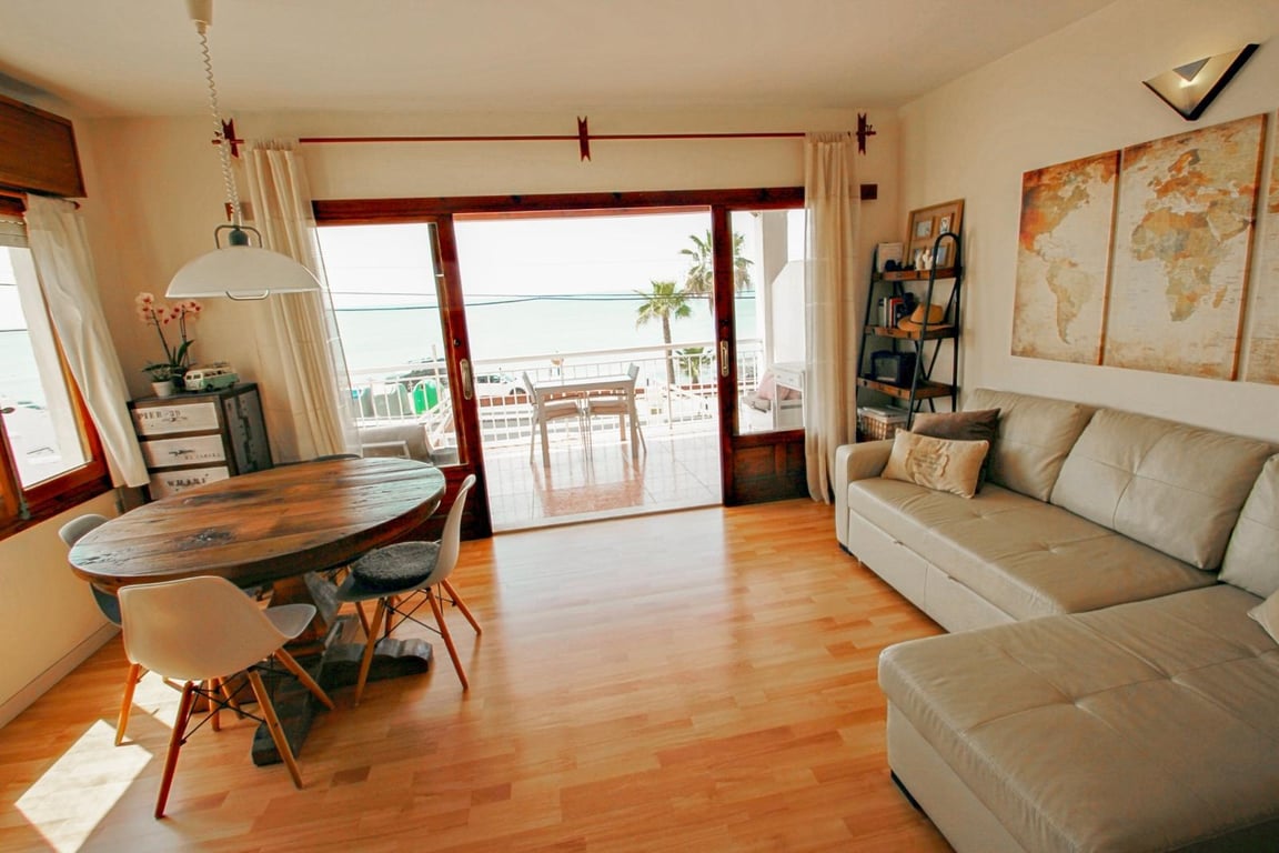 Apartamento con vistas al mar y ubicación privilegiada en Moraira - 4
