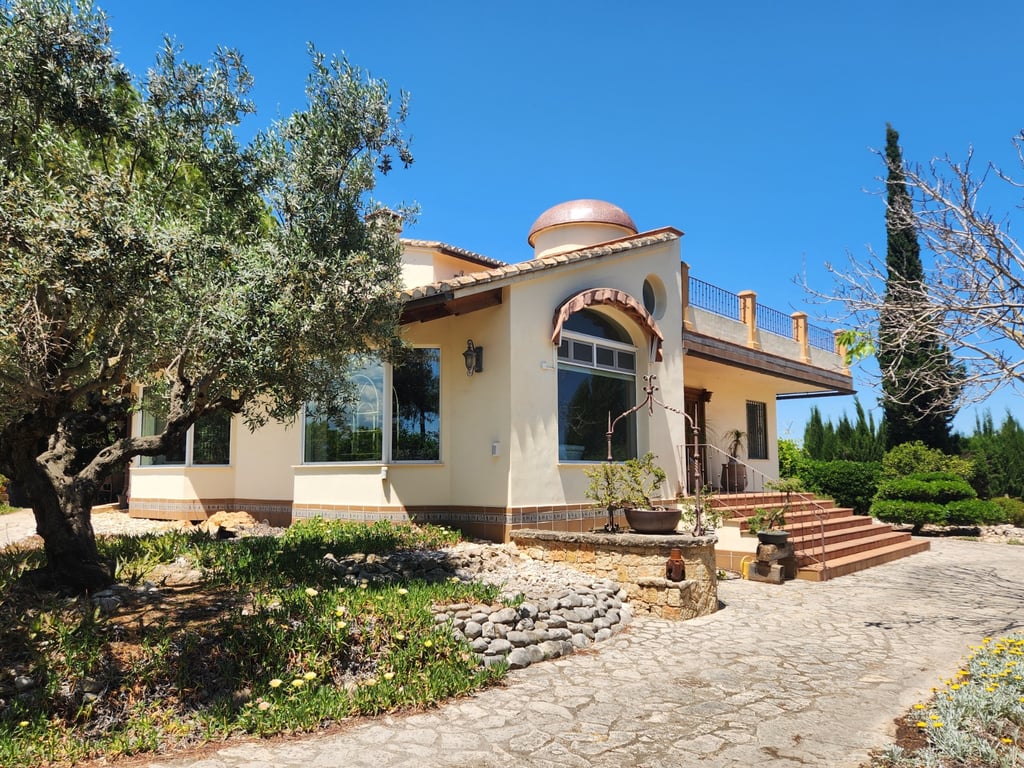 Property #RH20448 - 10