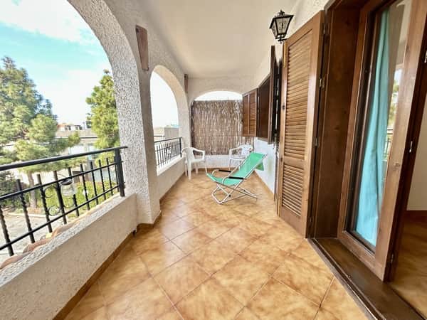Appartement met 2 slaapkamers, zeezicht en groot balkon in Cabo Roig