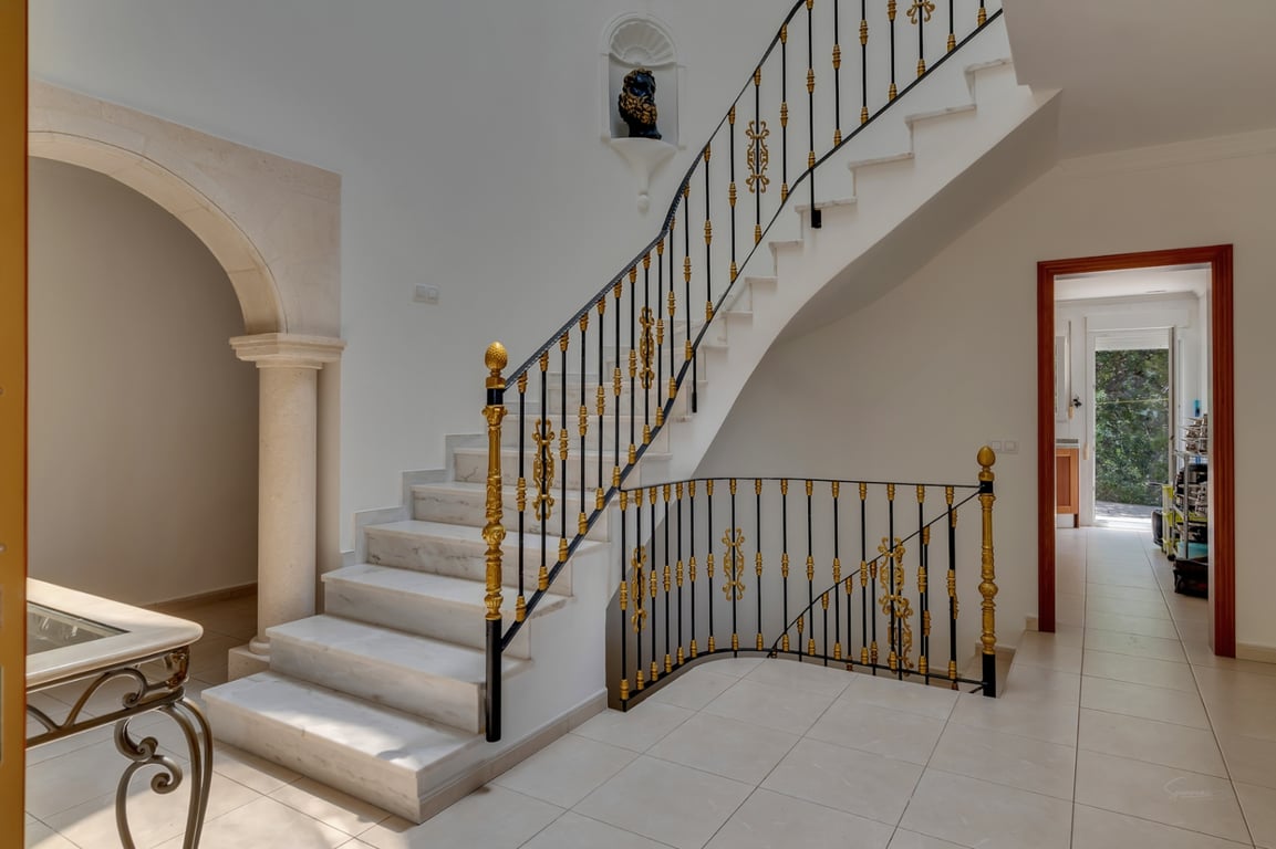 Villa con vistas abiertas en zona tranquila próxima al centro del pueblo de Jávea - 10