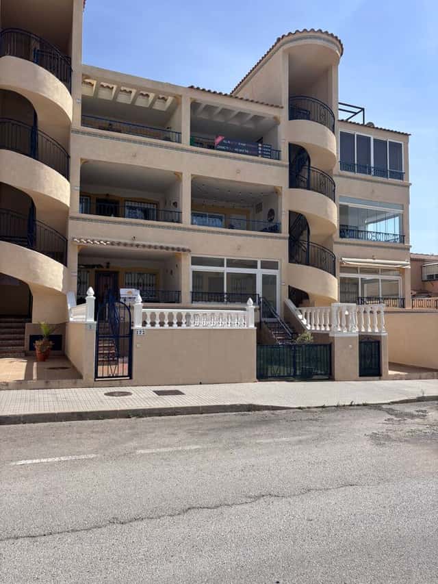 Apartament en venda a Punta Prima