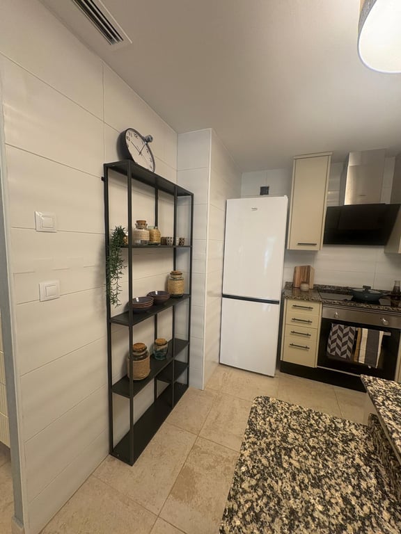 Apartamento reformado de 1 dormitorio en Denia con piscina comunitaria - 13