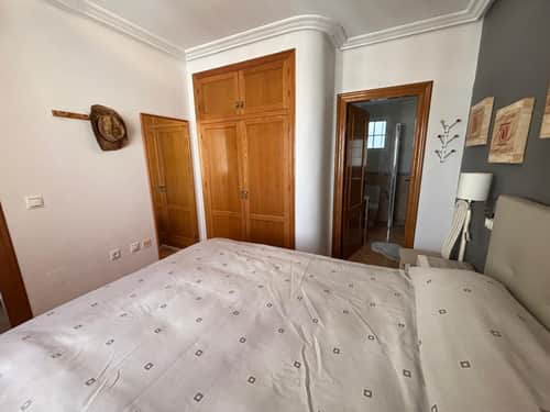 Ruim penthouse-appartement met lift in het hart van Torrevieja — foto 37