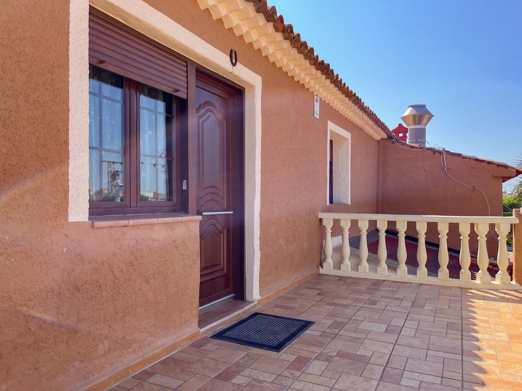 Casa en venda a Dénia amb llicència activa de restaurant a Las Marinas, a 500 m de la mar, km. - 51