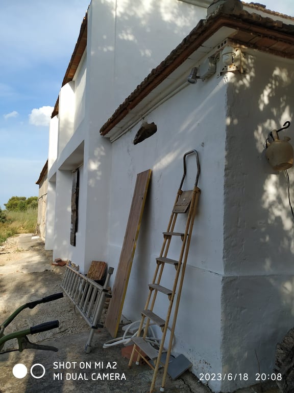 Parcela de 12.137 m2 con casa rústica habitable y bonitas vistas al mar y al Peñón de Ifach  - Benissa - 27