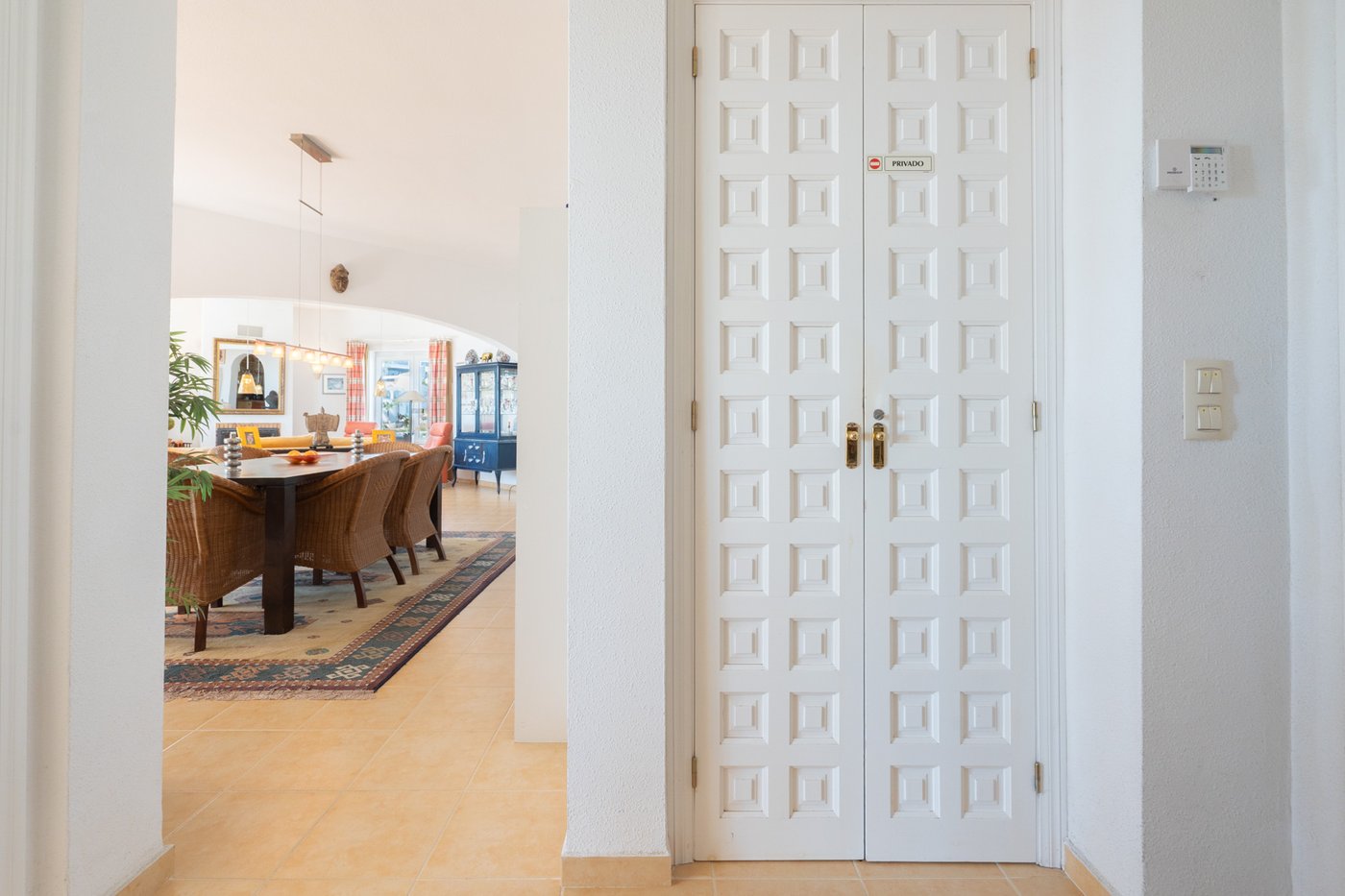 Traditional Villa with Guest Apartment and Panoramic Sea Views in Cumbre del Sol