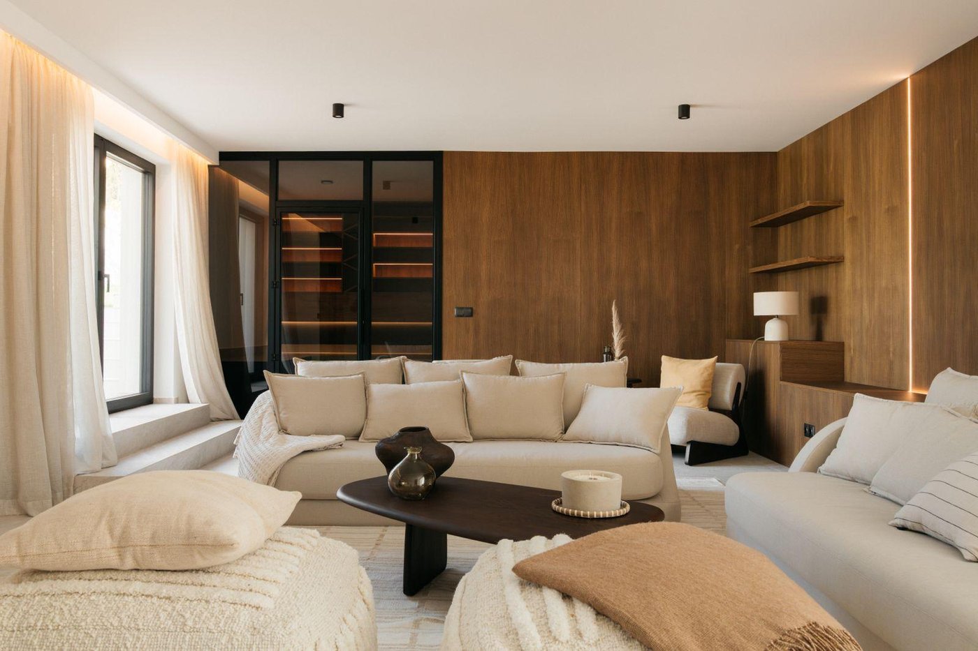 Elegant Fully Refurbished Villa — 412 m², 5 Bedrooms, Pool (5 mins to Moraira)
