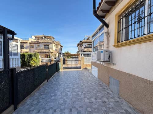 Rijwoning met 2 slaapkamers in Orihuela Costa — foto 9