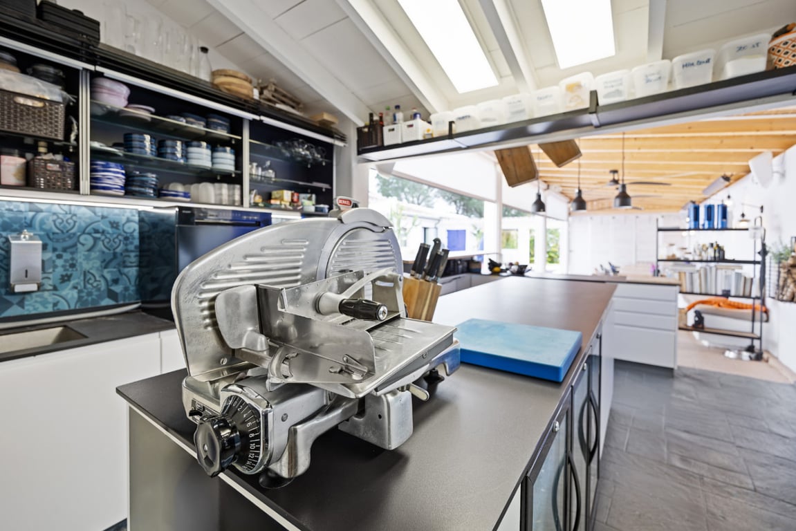 Villa reformada en la zona del montgo con casa independiente para invitados - 56