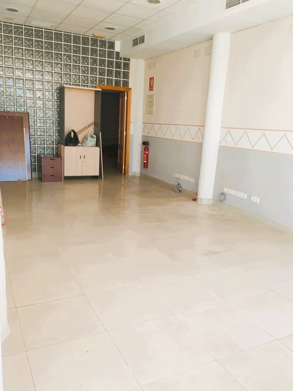 Local multifuncional en planta baja con excelente accesibilidad y espacio exterior - Bellreguard - 10