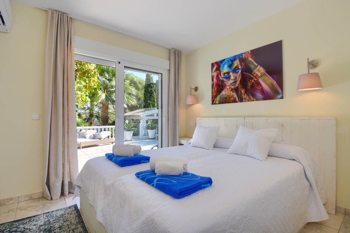 4-bed Villa in Jávea photo 19
