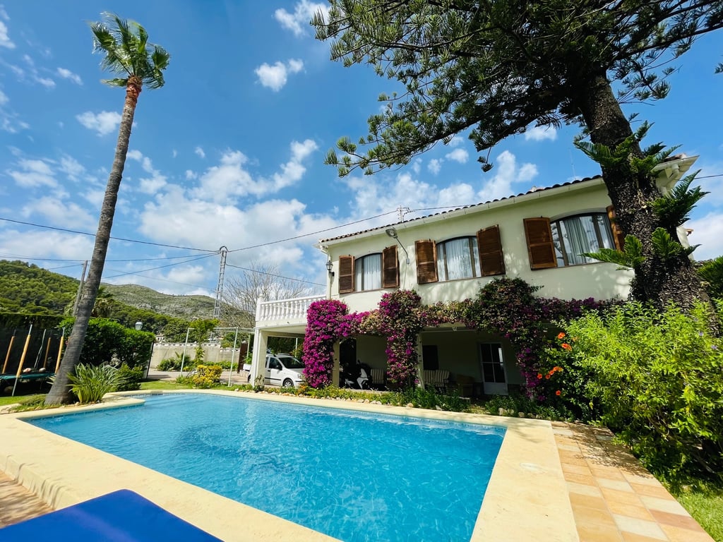 Pedreguer. Casa de campo amplio con piscina en venta - 17