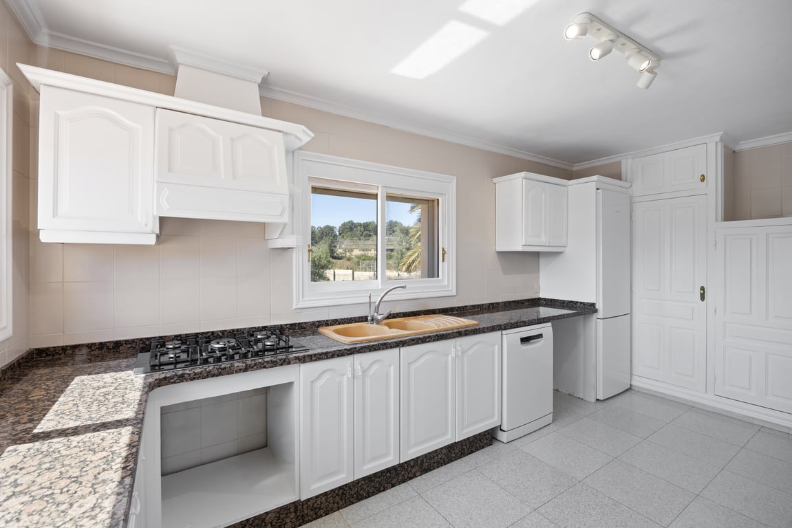 Property #RH21348 - 36