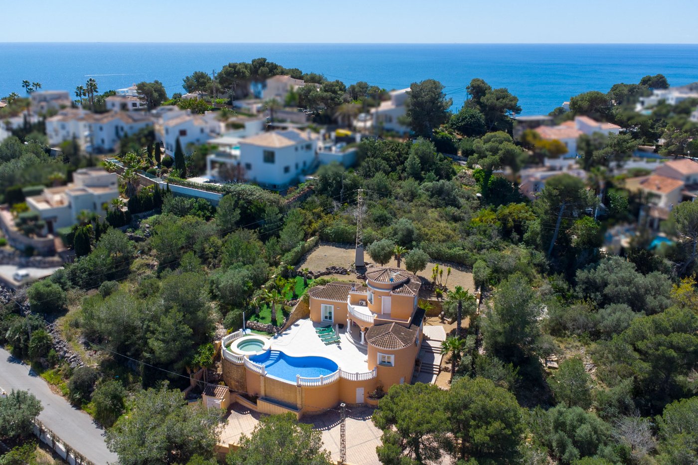 Charming 3-Bedroom Villa in Jávea – 150 m² on ~1,000 m² Plot, €625,000