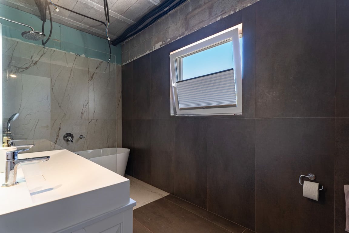 Property #RH21400 - 17