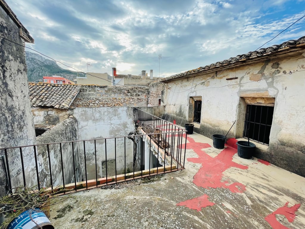 Vergel. Casa de pueblo grande con muchas posibilidades en venta - 18