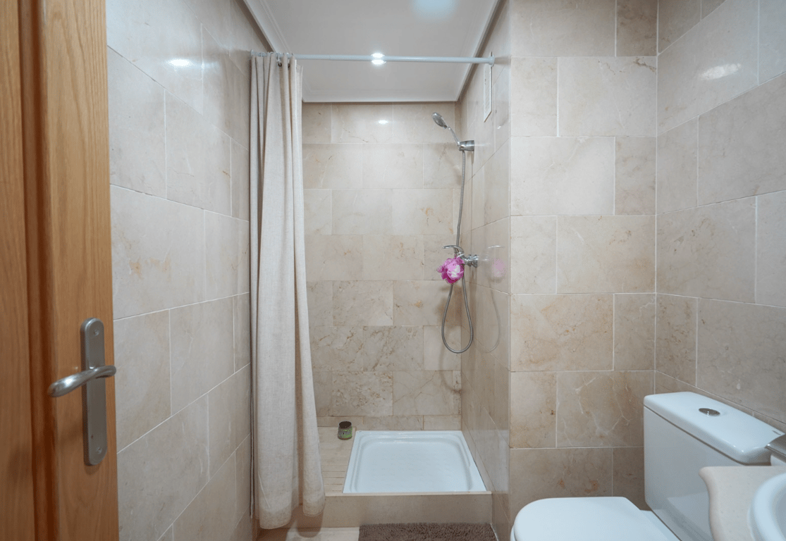 Property #RH21140 - 18