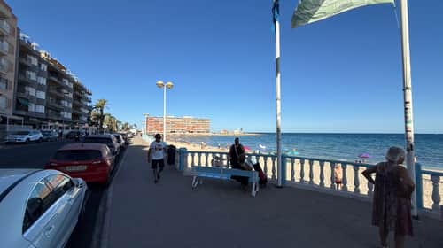 Ruim eerstelijns appartement aan zee in Torrevieja — foto 35