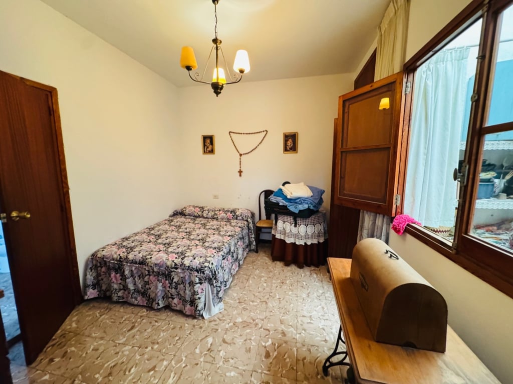 Casa de dos plantas en el centro de Orba (Alicante) - 14