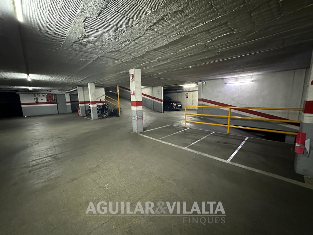 Plaza de aparcamiento para moto - 4