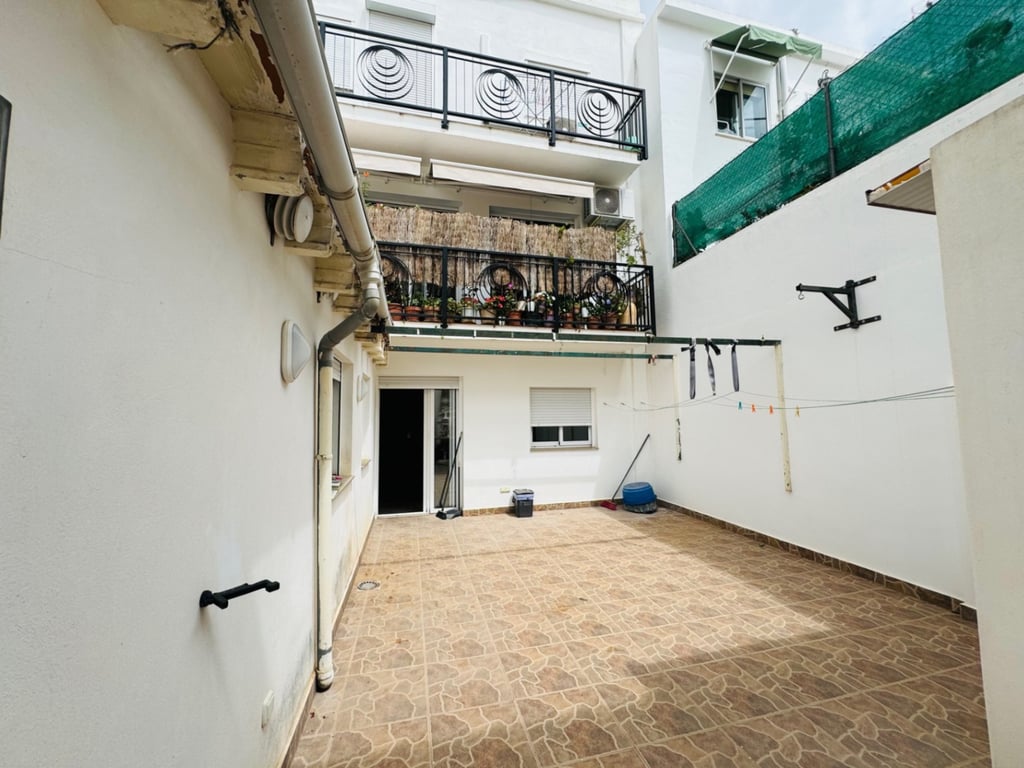 Orba. Apartamento reformado con patio en venta - 2