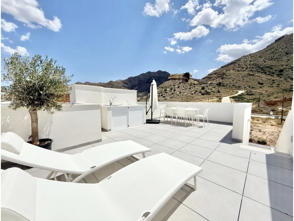 New townhouses with 2-3 beds and private solarium — terrace