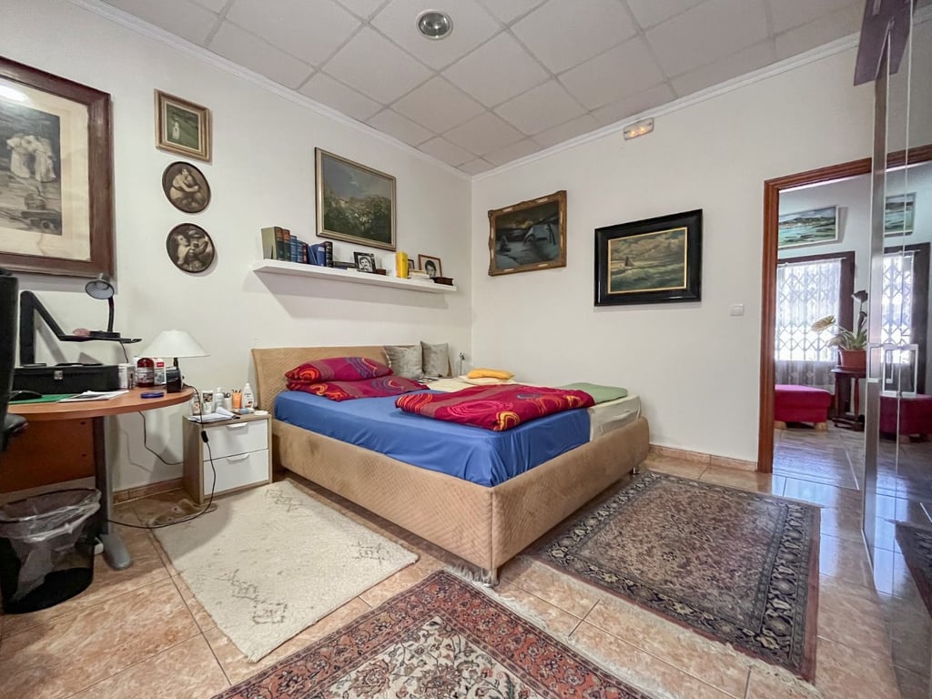 Casa a la venta en Dénia con licencia activa de restaurante en Las Marinas, a 500 m del mar, km - 26