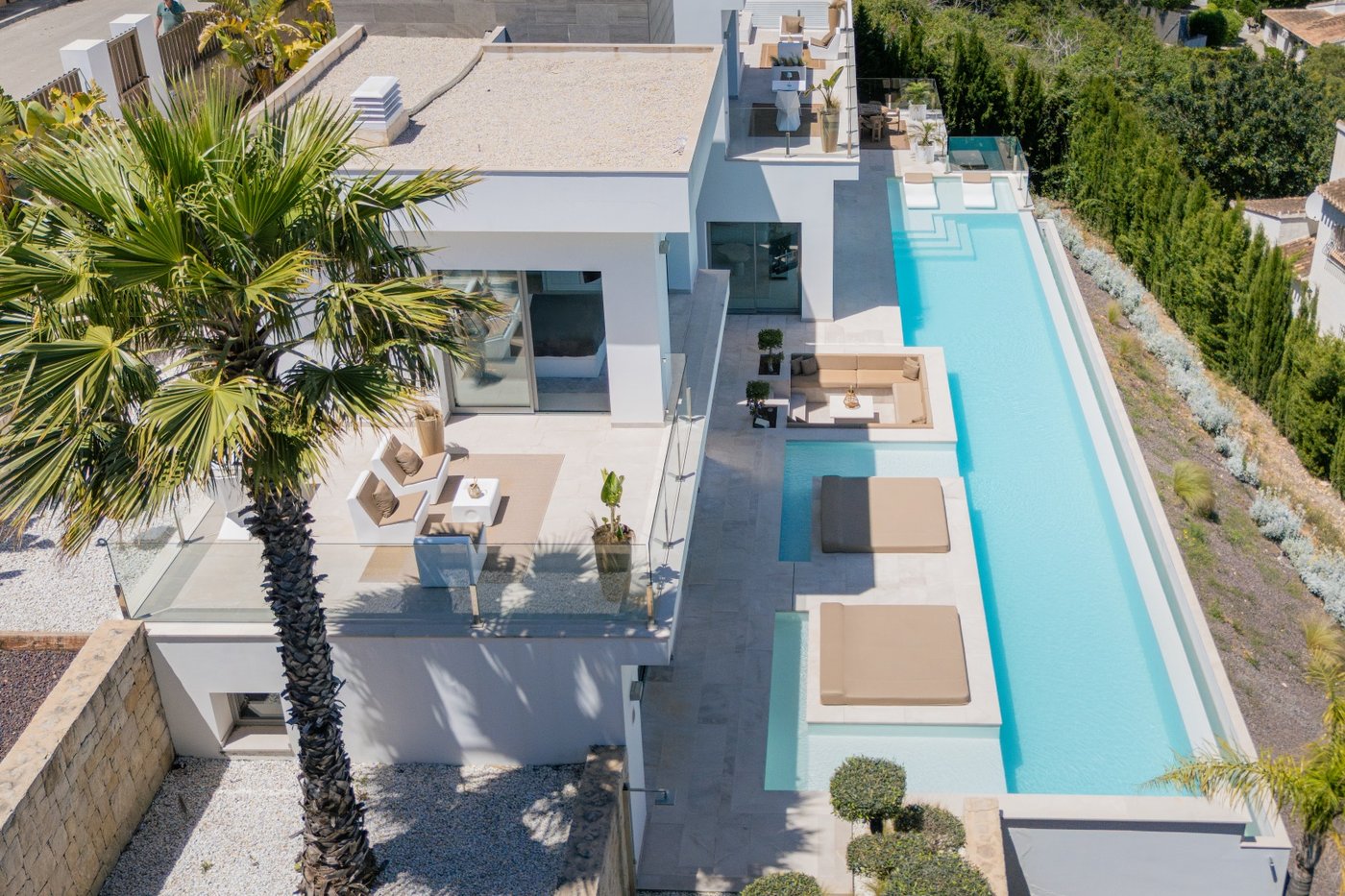 Villa exclusiva y moderna en Jávea con vistas al mar