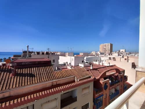 Penthouse met 3 slaapkamers, solarium en frontaal zeezicht aan de boulevard van Torrevieja — foto 6