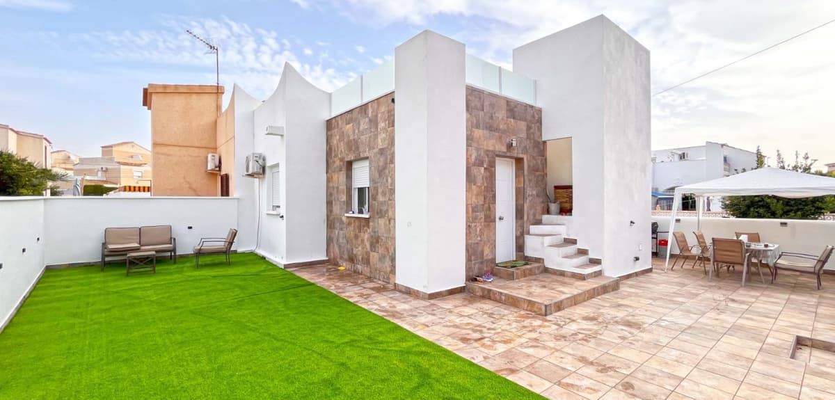 Bungalow met 2 slaapkamers in Orihuela Costa