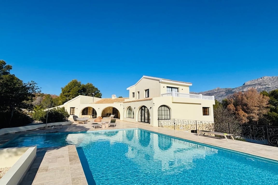 5-bed Villa in Altea