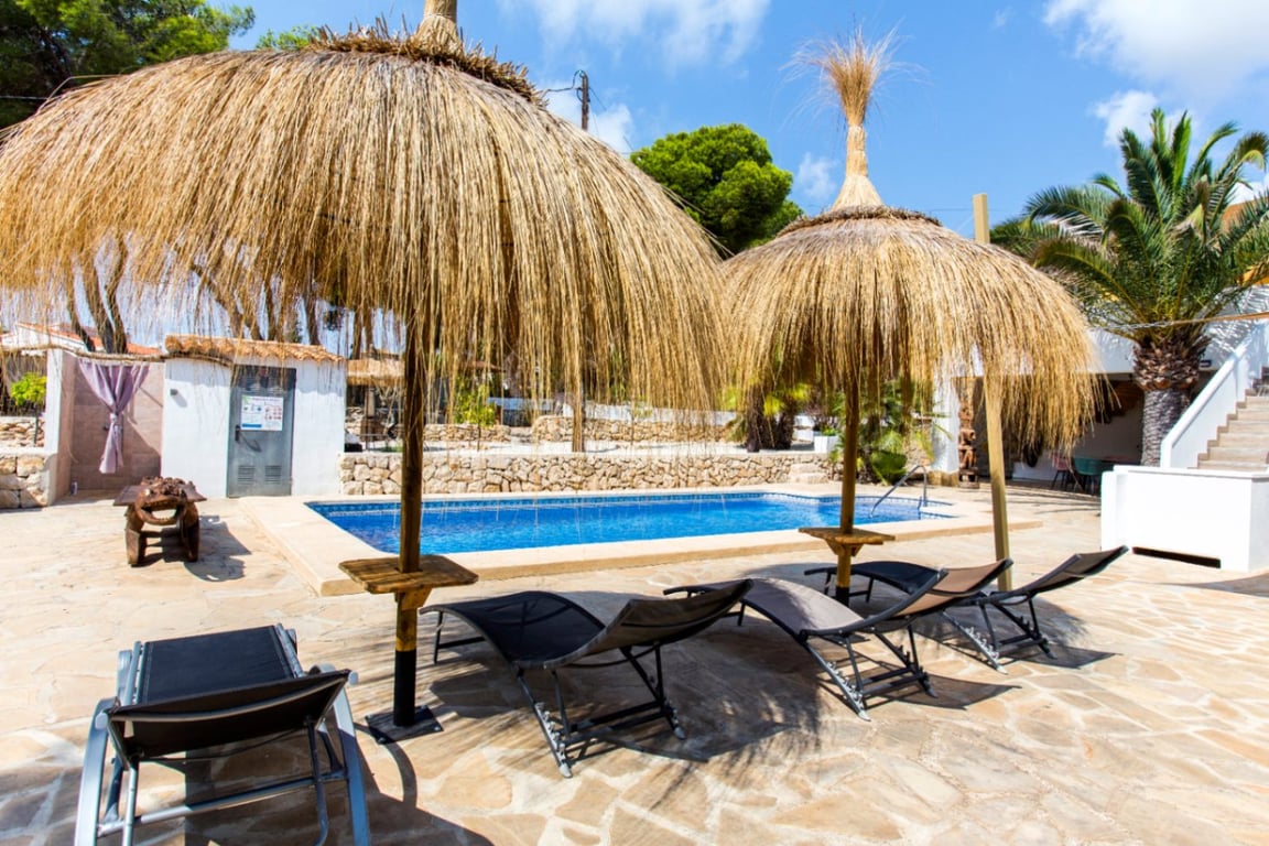 Interesante villa en gran parcela en venta en Benissa costa - 2