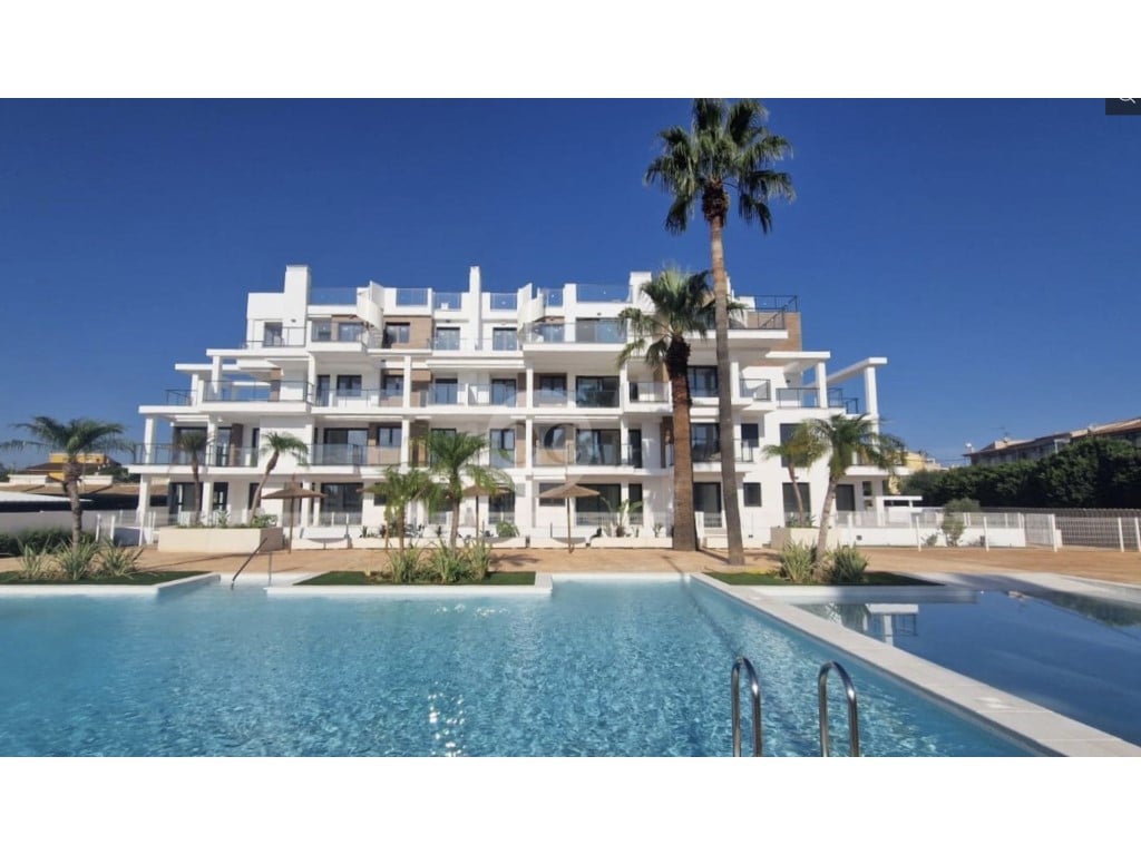 Brand-new 2-bed apartments in Denia with pool and terrace