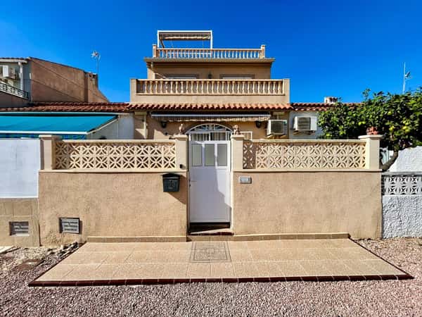 Townhouse with 3 Bedrooms in Torrevieja