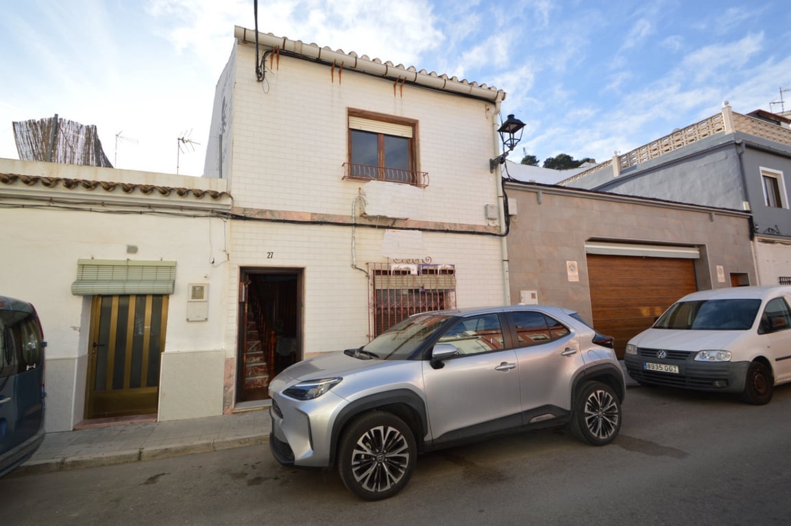 DHJD332 - Geschakelde woning in Denia