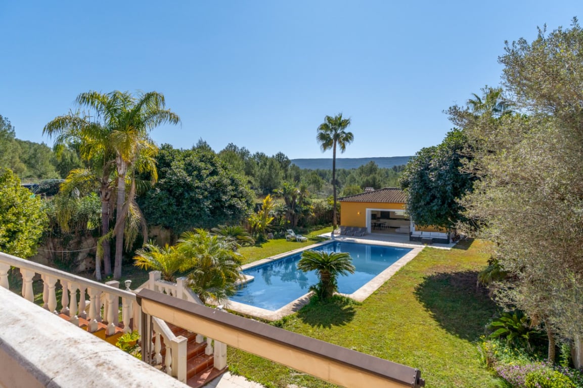 Villa en una excepcional zona tranquila, con vistas abiertas y gran potencial - 5