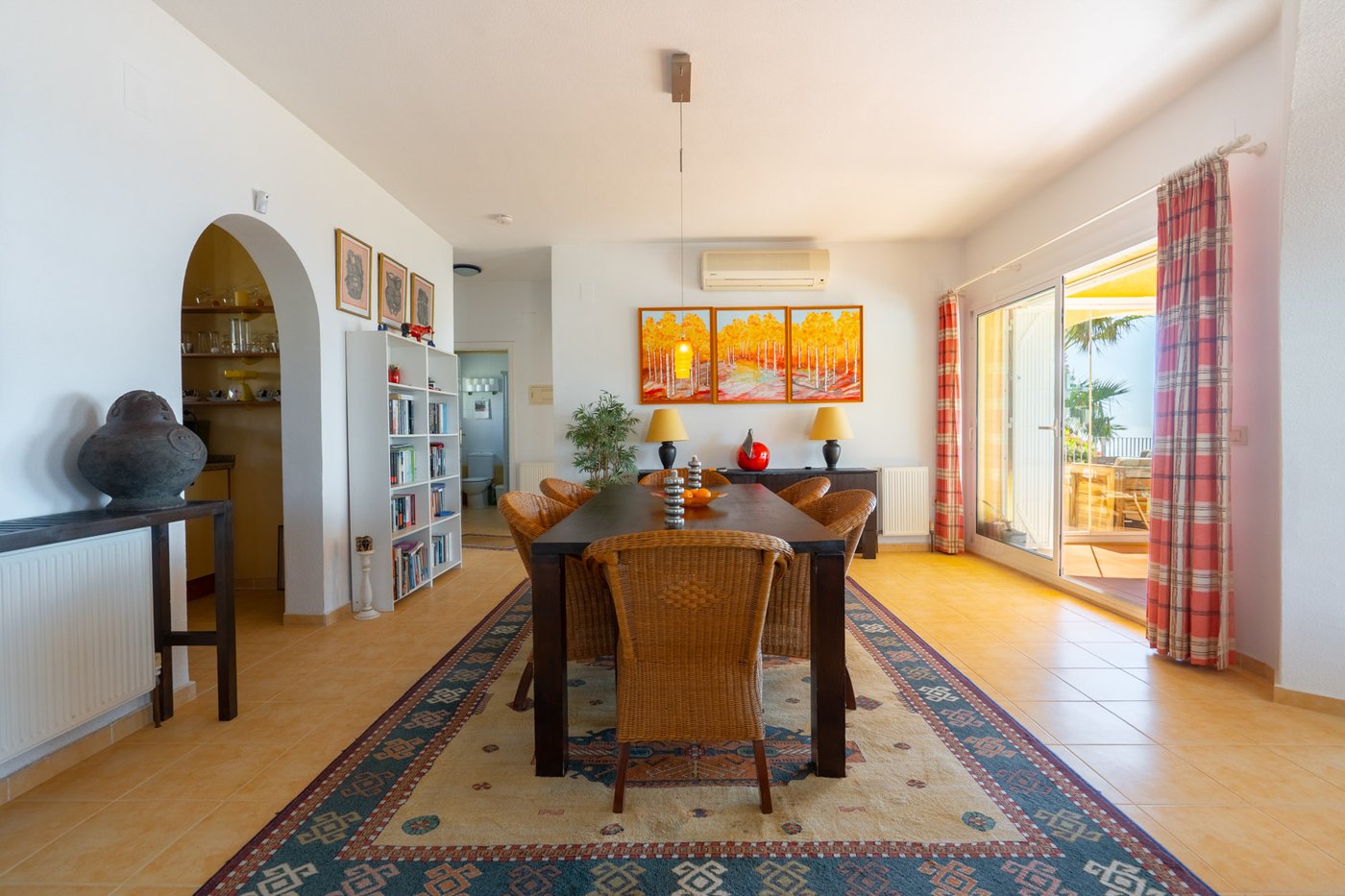 Traditional Villa with Guest Apartment and Panoramic Sea Views in Cumbre del Sol