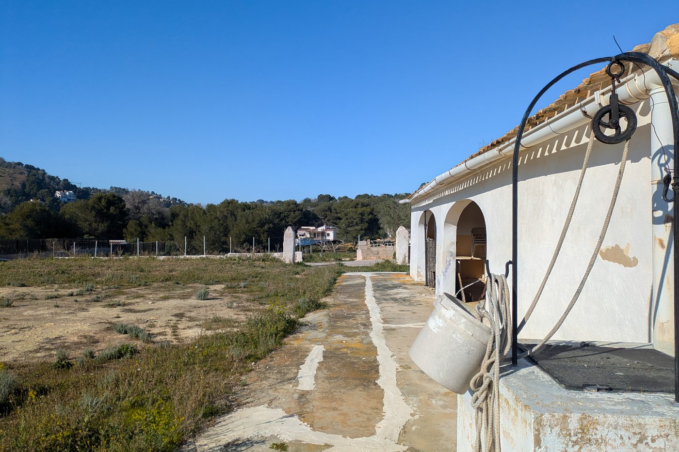 Traditional finca on large rustic plot in Jávea — Villa with renovation potential, €725,000