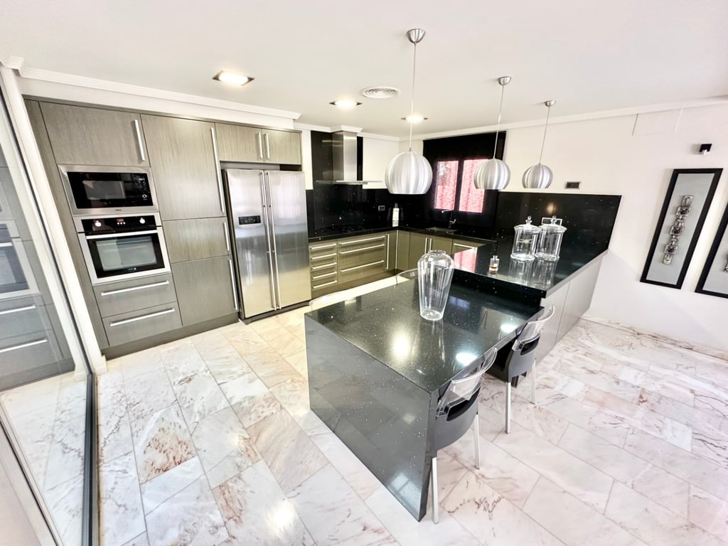 Espai, Llum i Disseny en una Casa Única a Pego - 21