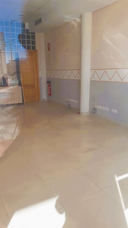 Local multifuncional en planta baja con excelente accesibilidad y espacio exterior - Bellreguard - 9