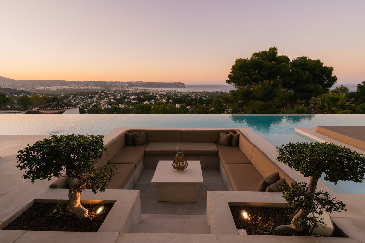 Villa exclusiva y moderna en Jávea con vistas al mar
